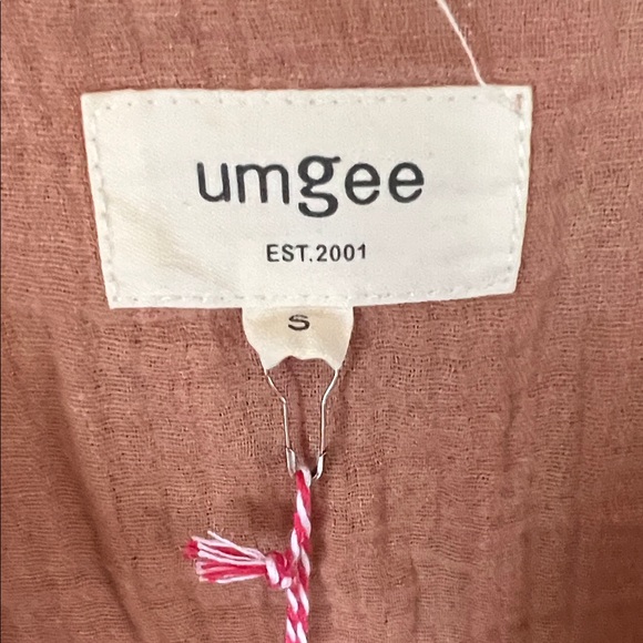 Umgee tan Ruffle Button-Front Blouse - Picture 3 of 3